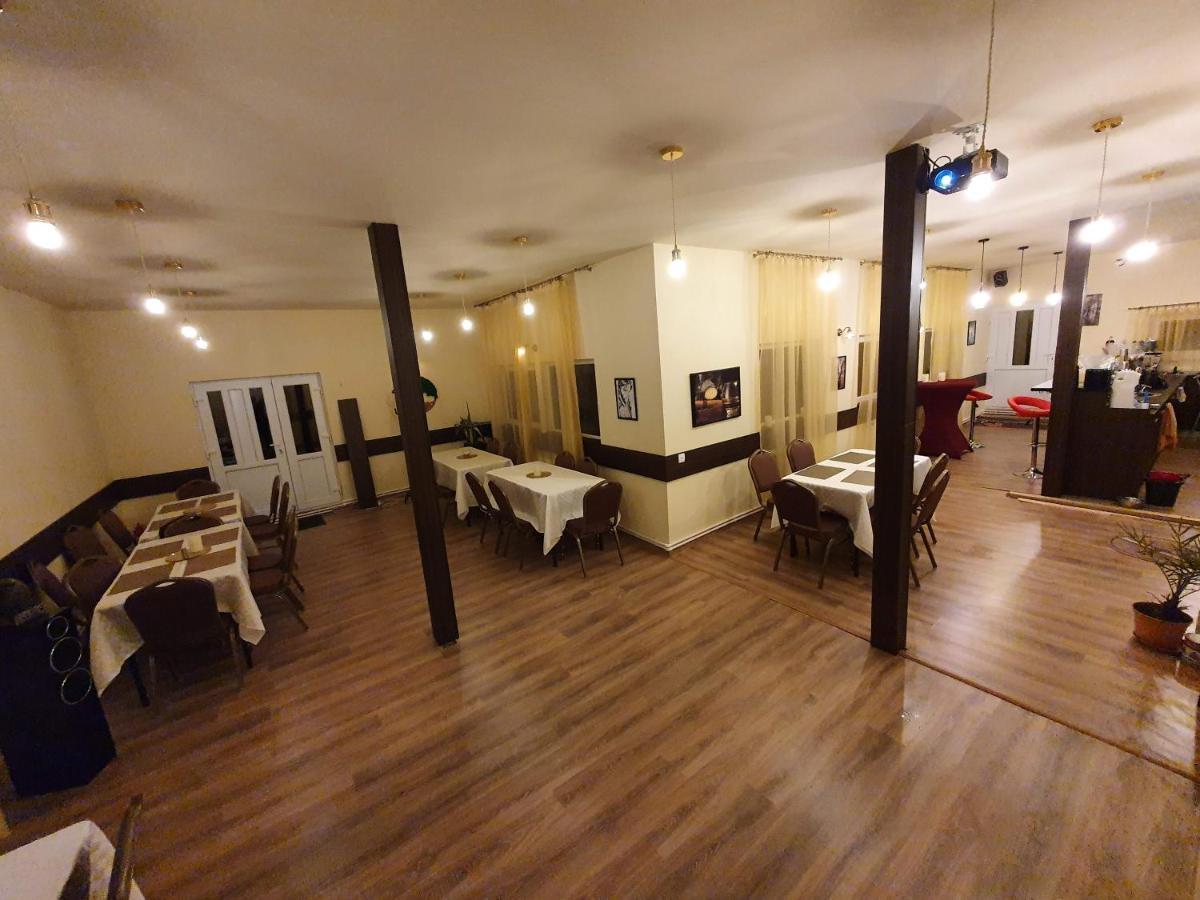 Forest Inn Izvorani Buitenkant foto